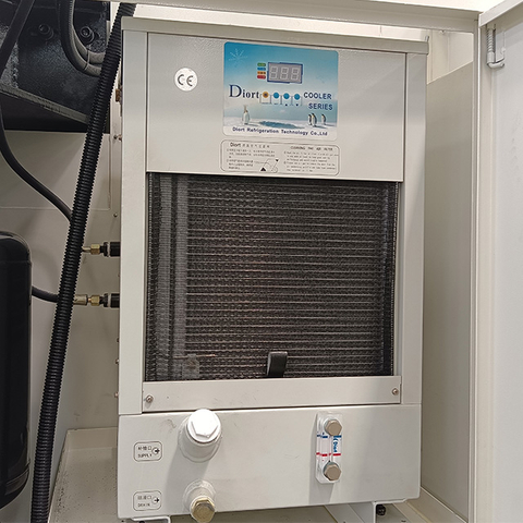 Вертикальный обрабатывающий центр VMC1370